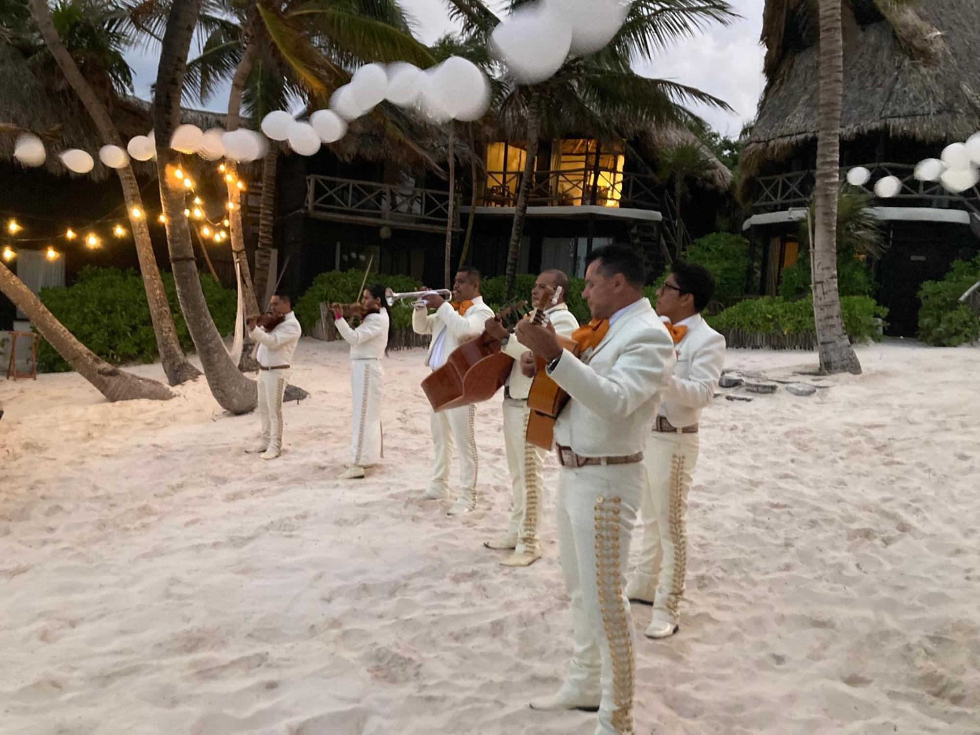 Hotel Luv Tulum Esterno foto